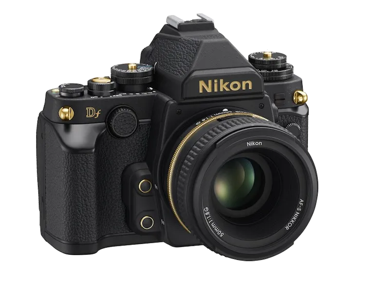 Замена линз Nikon Df